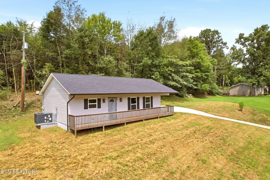Photo of 219 Offutt Rd, Clinton, TN 37716 (MLS # 1355377)