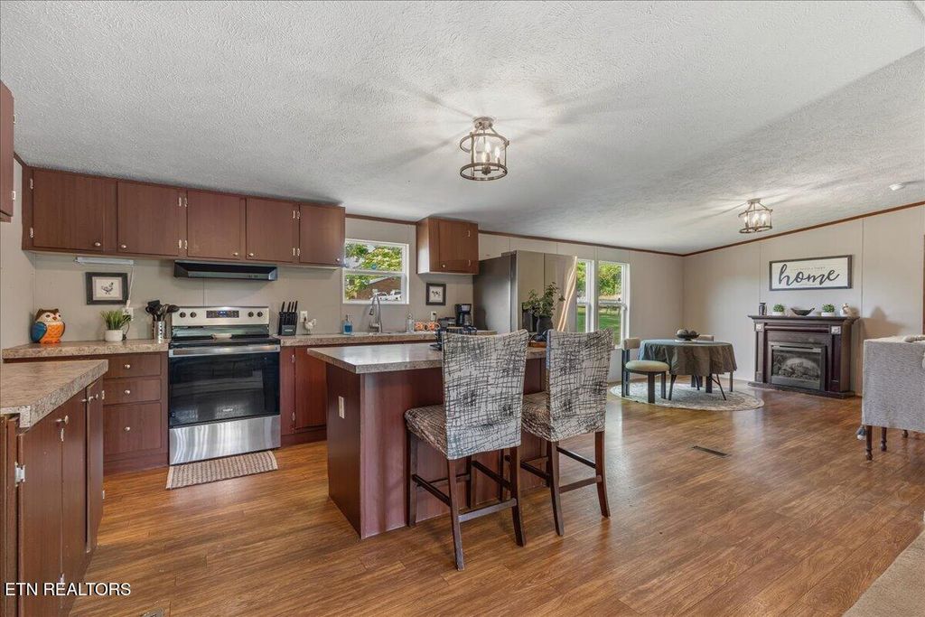 Photo of 1017 Beardshire St, Sweetwater, TN 37874 (MLS # 1339749)