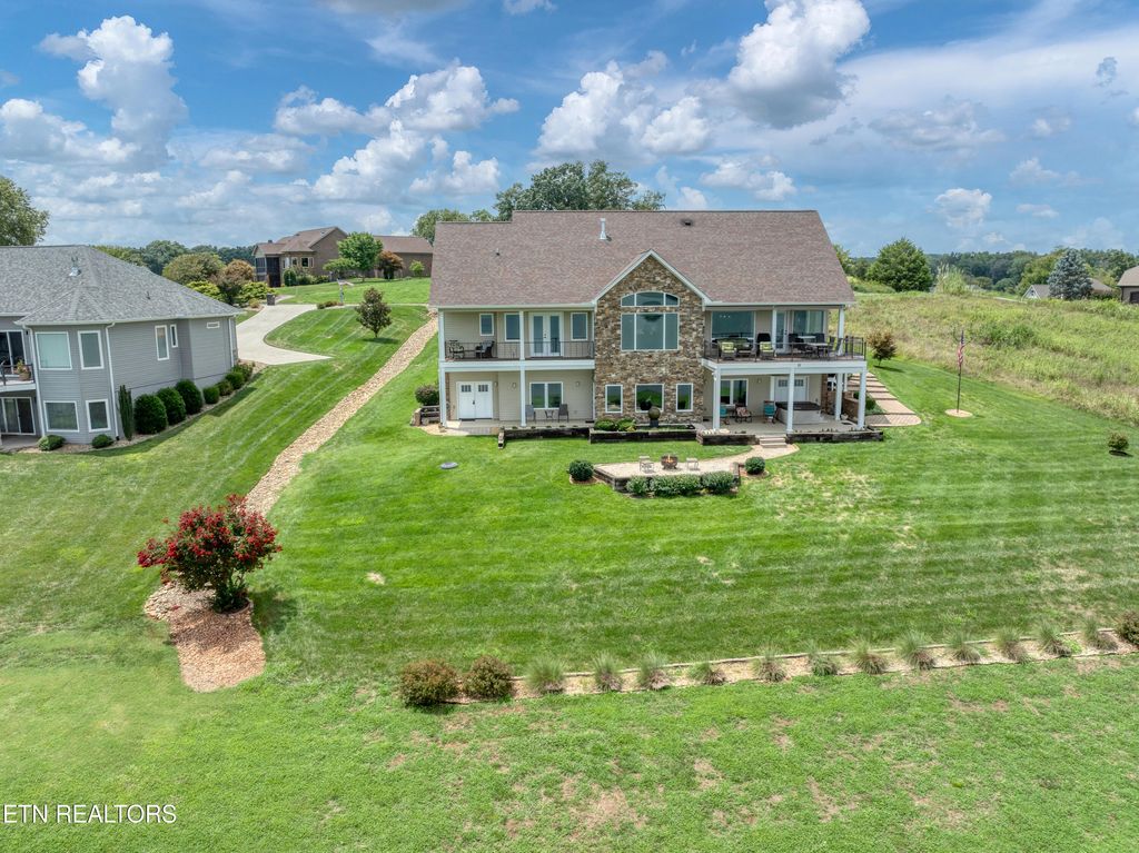 Photo of 154 Hiwonihi Trail Tr, Vonore, TN 37885 (MLS # 1272197)