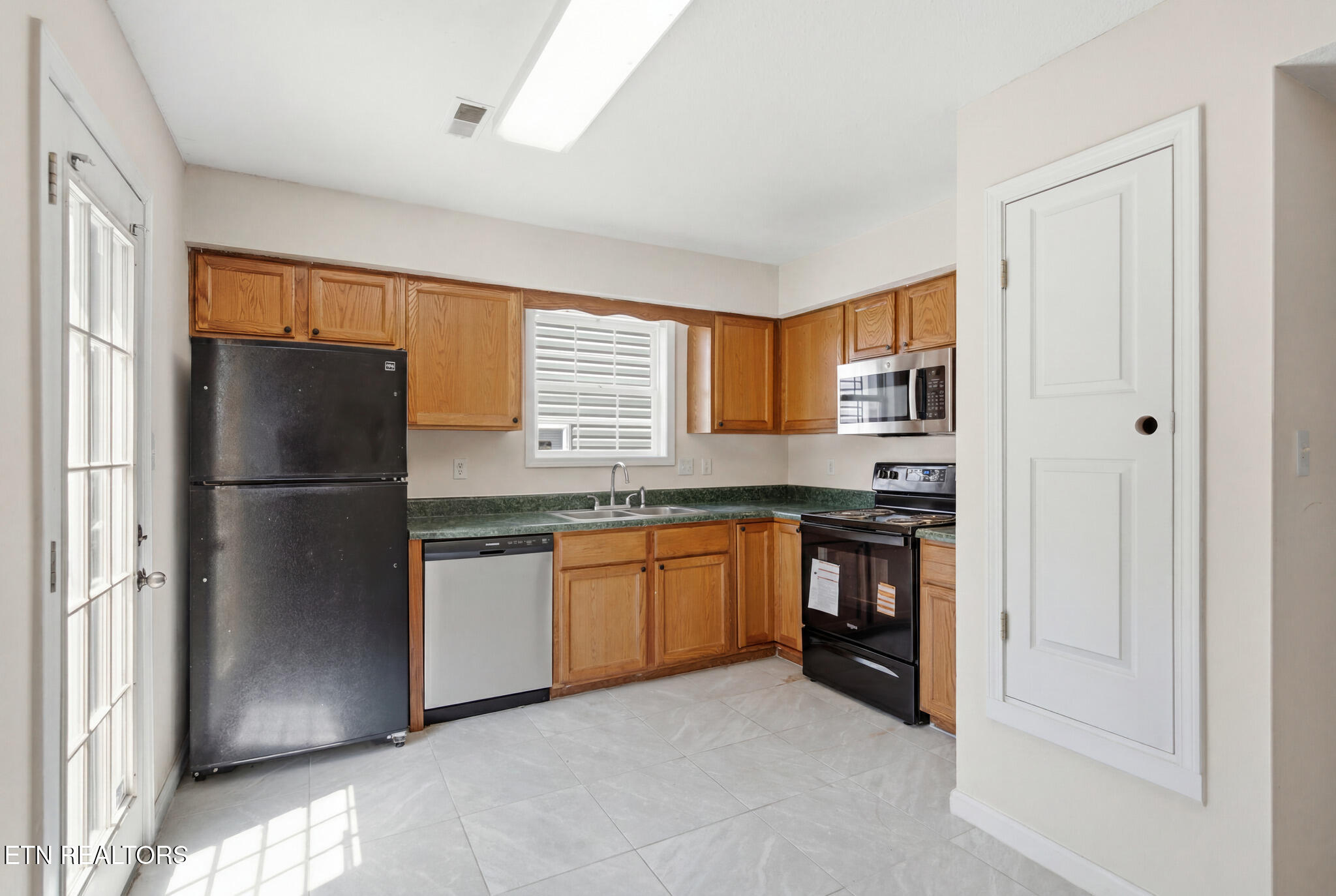 3216 Quiet Way