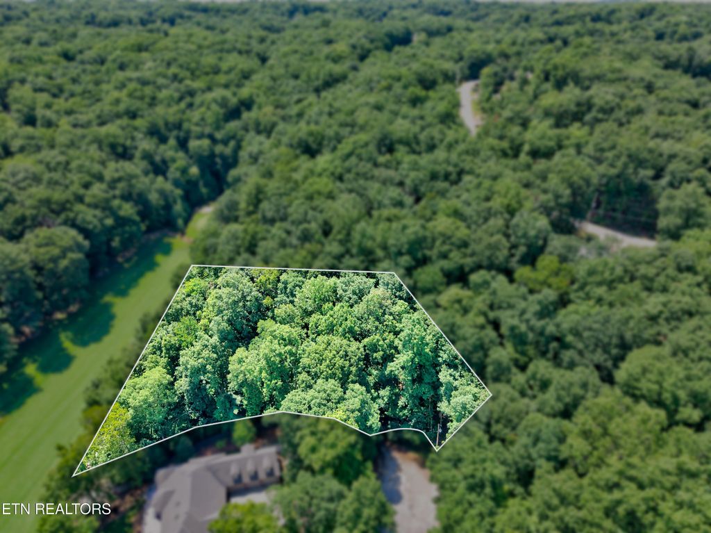 Photo of 32 Claremont Circle, Crossville, TN 38558 (MLS # 1345654)