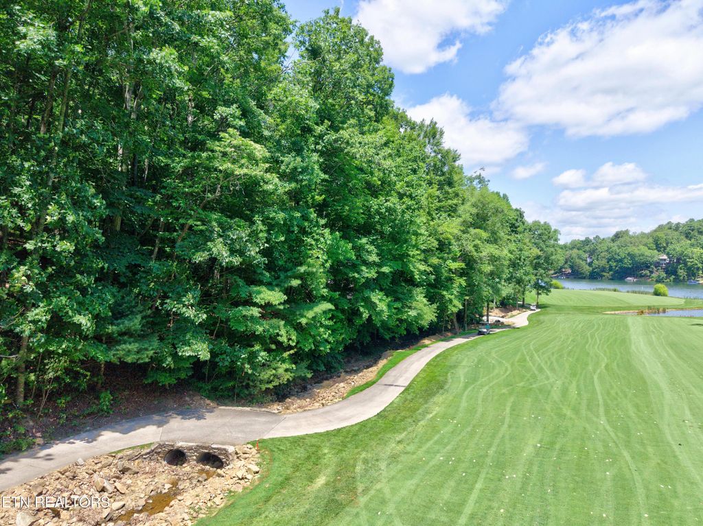 Photo of 32 Claremont Circle, Crossville, TN 38558 (MLS # 1345654)