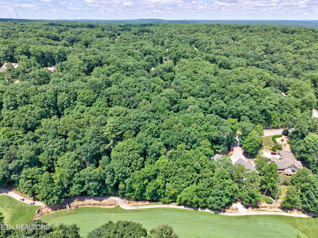 Photo of 32 Claremont Circle, Crossville, TN 38558 (MLS # 1345654)