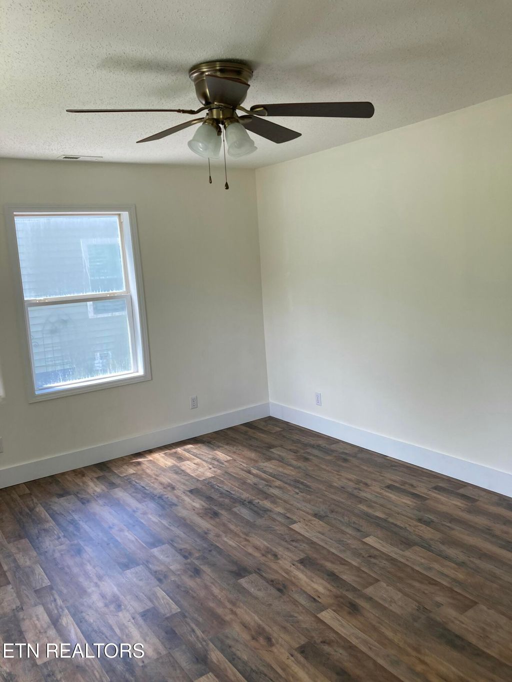 Photo of 513 S Kingston Ave, Rockwood, TN 37854 (MLS # 1299377)