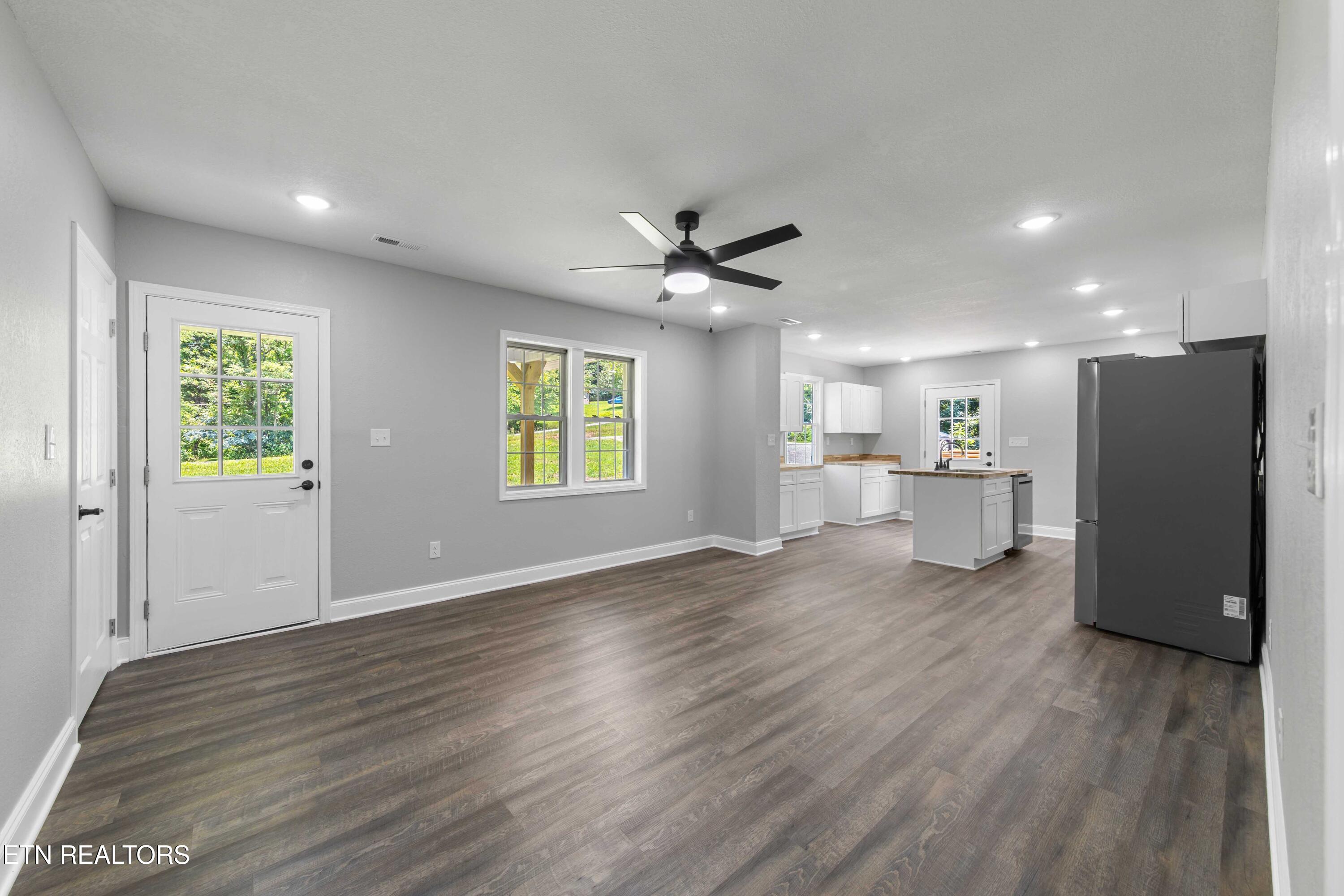 994 Pinecrest Rd