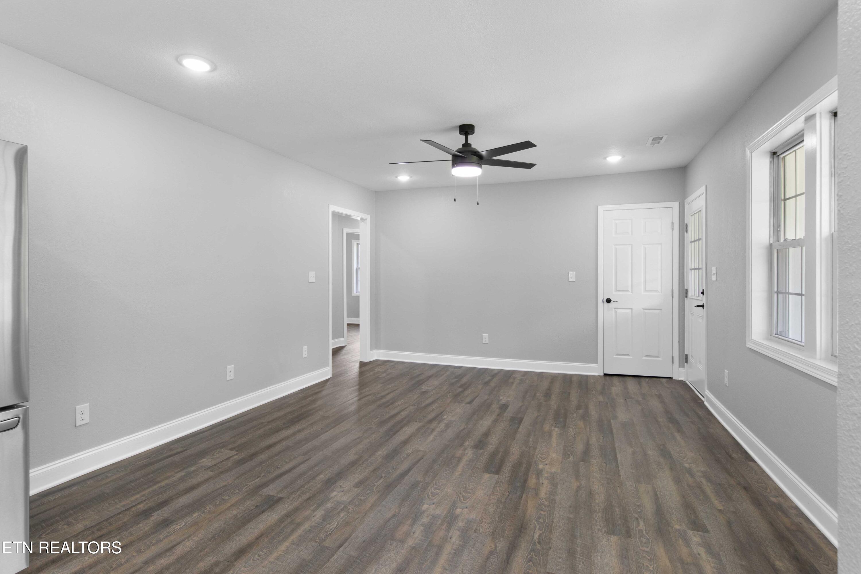 994 Pinecrest Rd