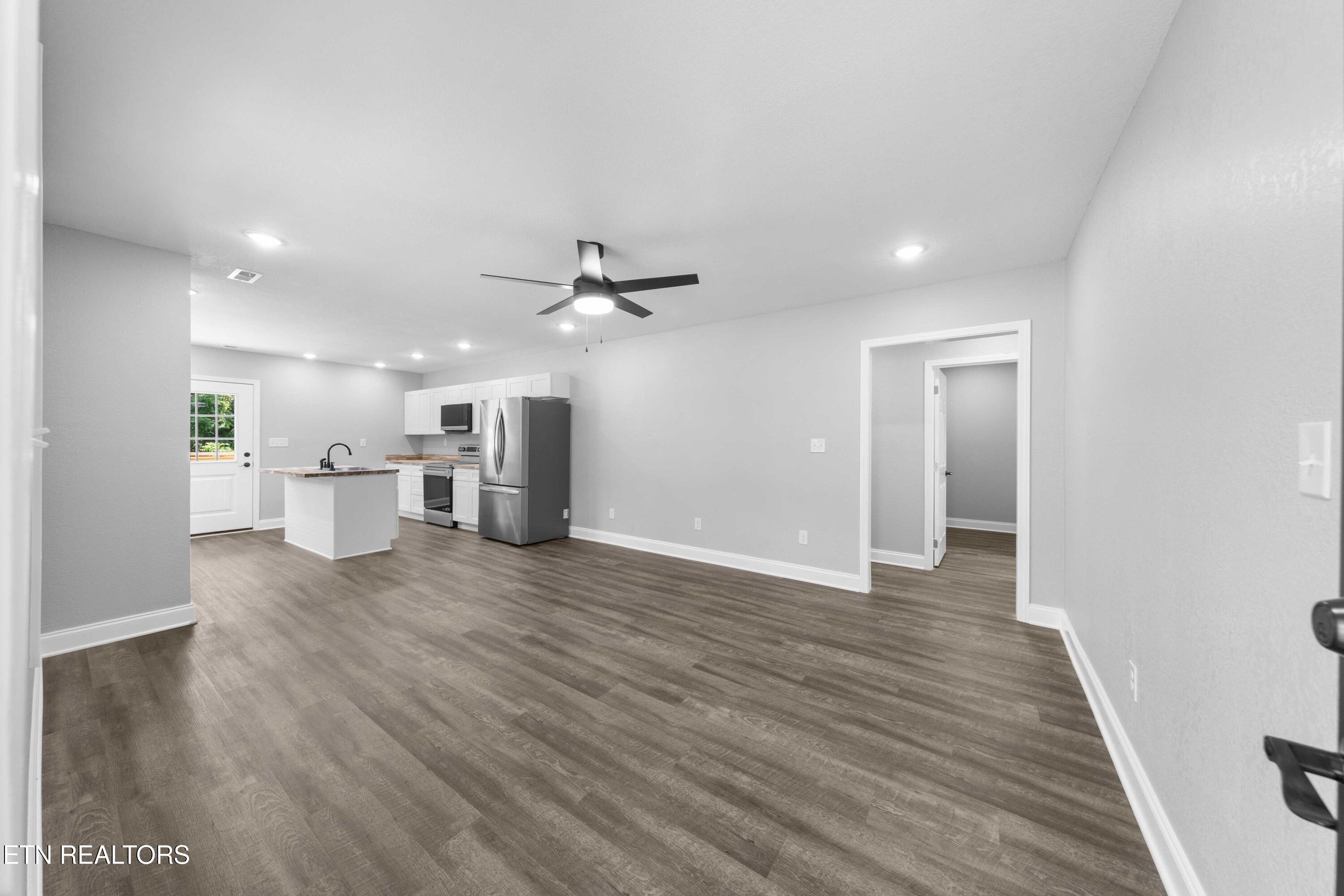 994 Pinecrest Rd