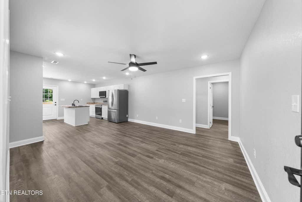 Photo of 994 Pinecrest Rd, Jacksboro, TN 37757 (MLS # 1350250)