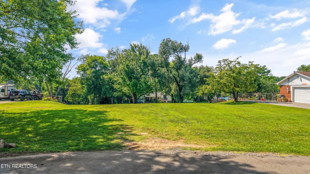 Photo of Pleasant View Ave, Maryville, TN 37803 (MLS # 1346135)