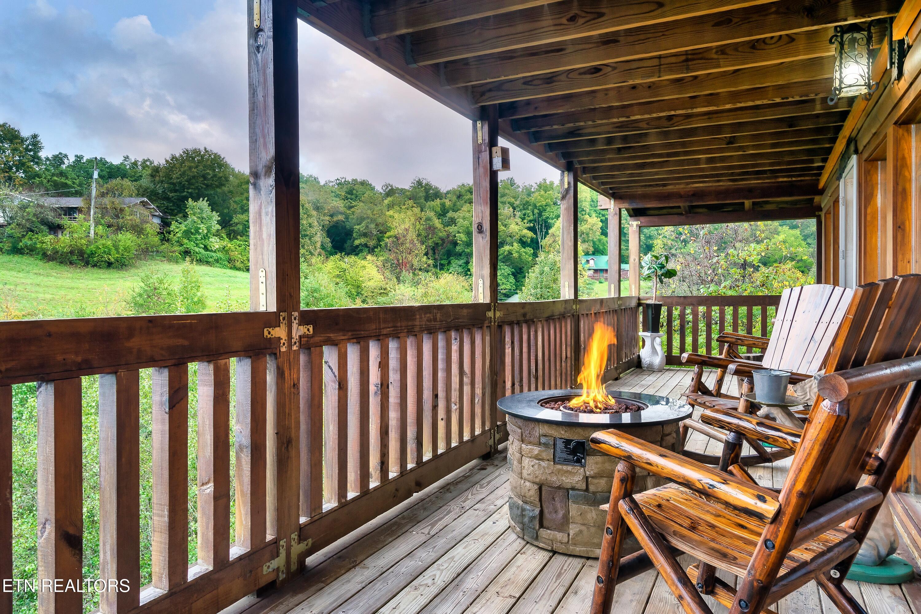 418 Hideaway Ridge Circle