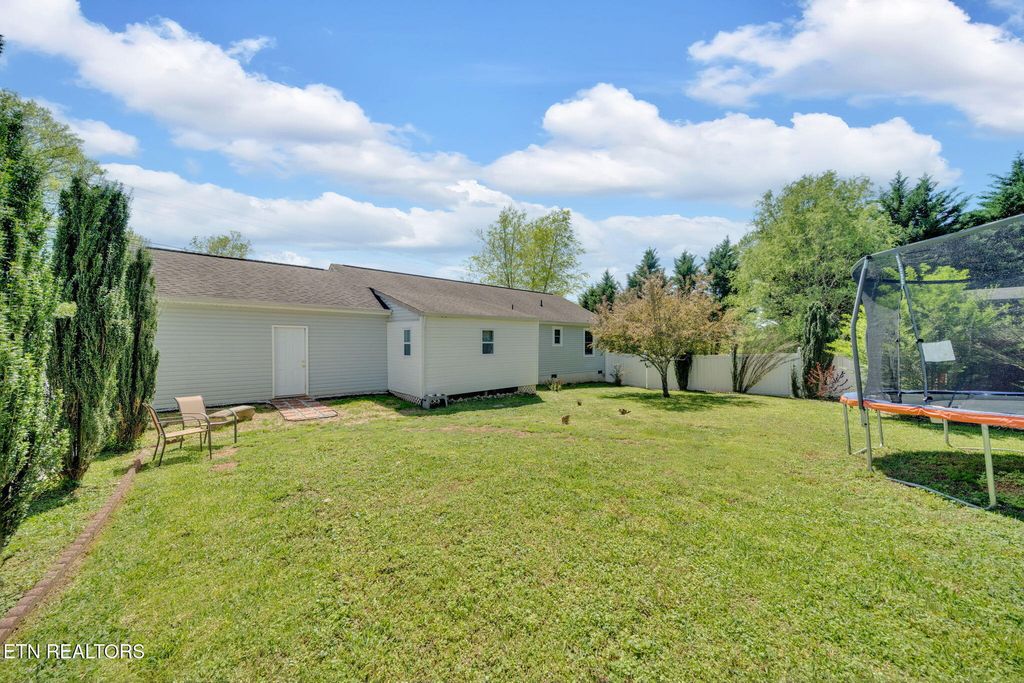 Photo of 718 Ridgeview Drive, Clinton, TN 37716 (MLS # 1311077)