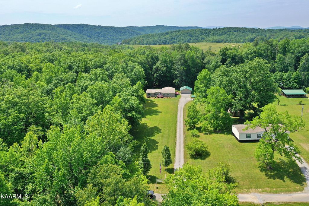 Photo of 241 E Monticello Pike, Huntsville, TN 37756 (MLS # 1227510)