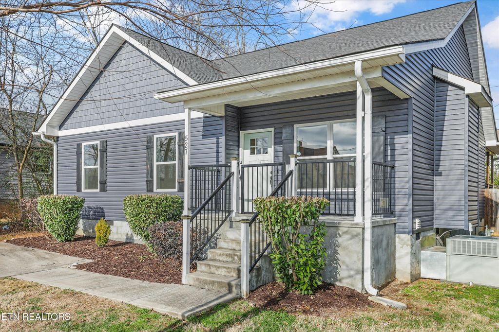 Photo of 527 Balsam Drive, Knoxville, TN 37918 (MLS # 1325118)