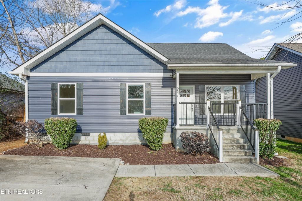 Photo of 527 Balsam Drive, Knoxville, TN 37918 (MLS # 1325118)