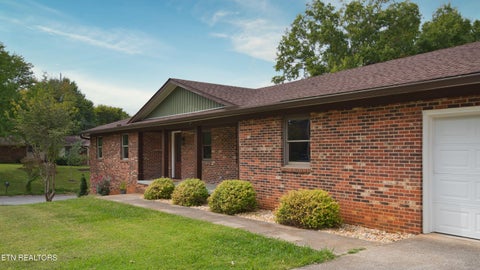 Photo of 935 Devon Circle, Maryville, TN 37804 (MLS # 1359033)