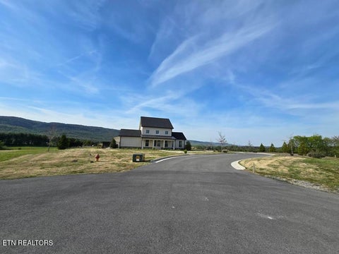 Tiny photo for 92 Farmview Way, Dunlap, TN 37327 (MLS # 1348420)