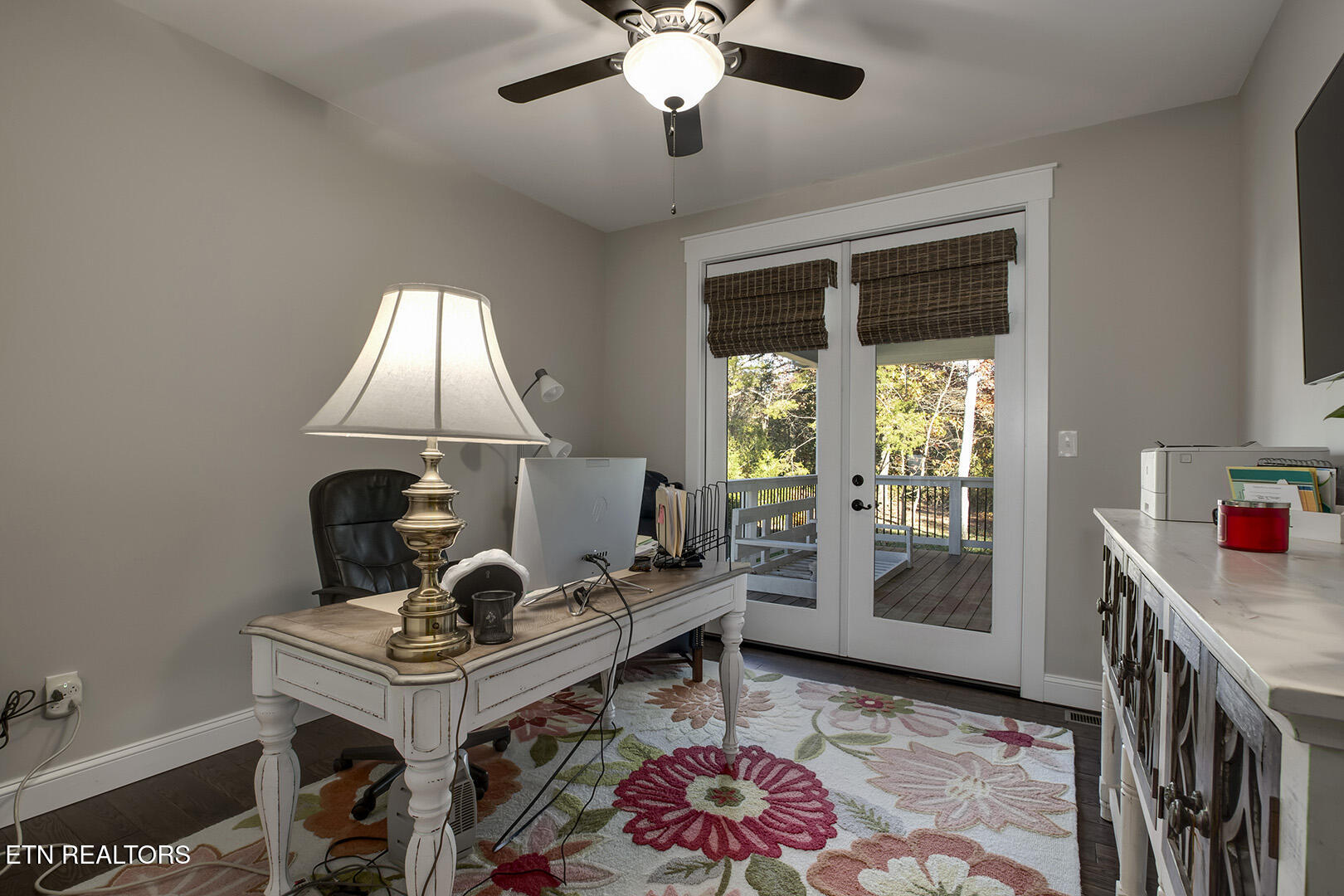 Loudon, Tennessee 37774, United States, 4 Bedrooms Bedrooms, ,4 BathroomsBathrooms,Residential,Active,242202