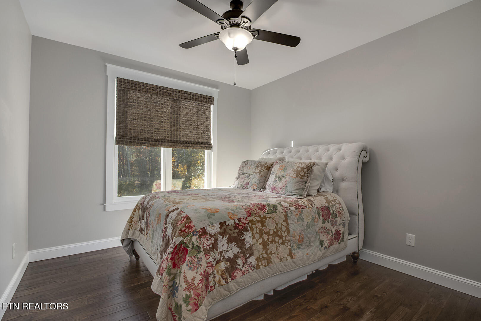 Loudon, Tennessee 37774, United States, 4 Bedrooms Bedrooms, ,4 BathroomsBathrooms,Residential,Active,242202