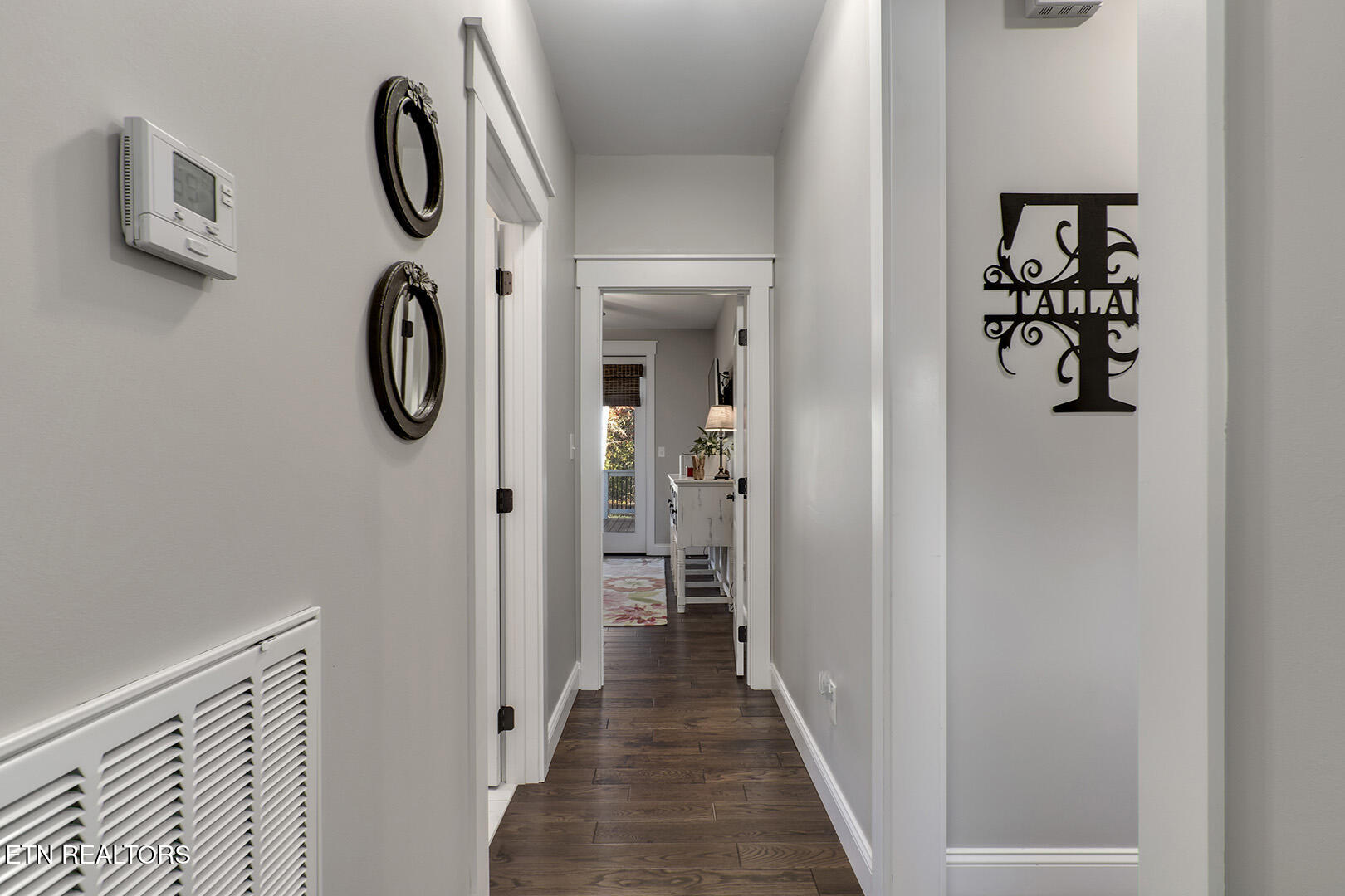 Loudon, Tennessee 37774, United States, 4 Bedrooms Bedrooms, ,4 BathroomsBathrooms,Residential,Active,242202