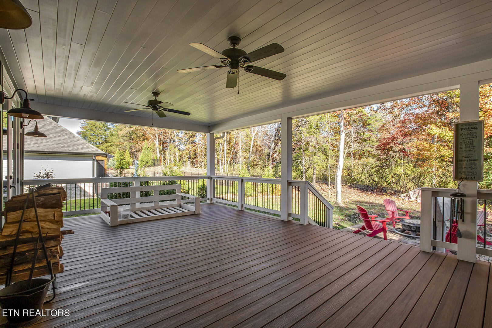 Loudon, Tennessee 37774, United States, 4 Bedrooms Bedrooms, ,4 BathroomsBathrooms,Residential,Active,242202