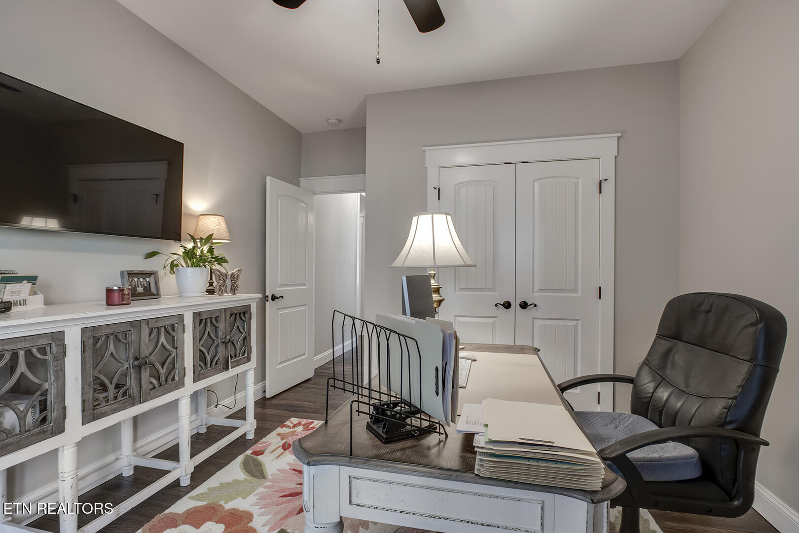 Loudon, Tennessee 37774, United States, 4 Bedrooms Bedrooms, ,4 BathroomsBathrooms,Residential,Active,242202