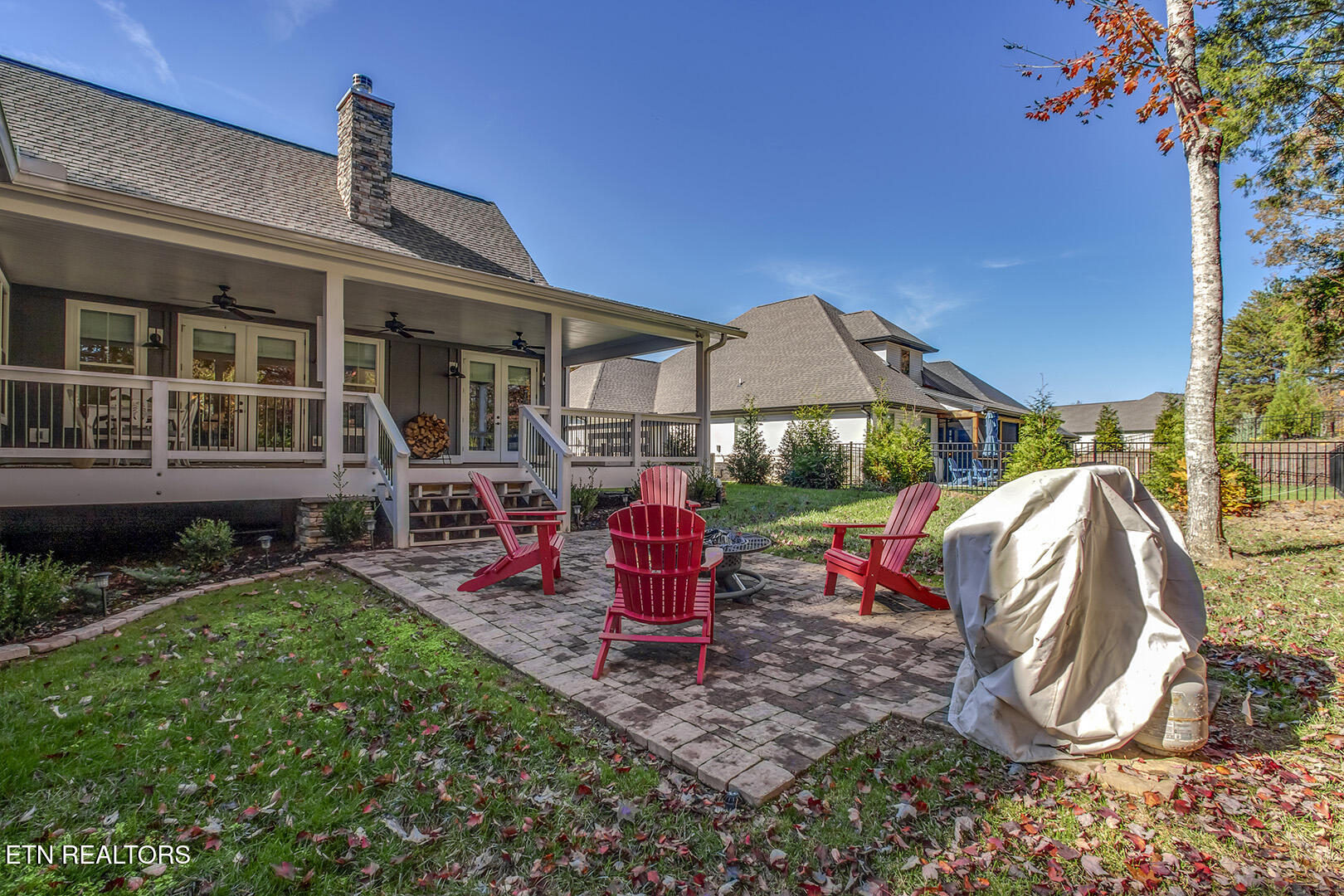 Loudon, Tennessee 37774, United States, 4 Bedrooms Bedrooms, ,4 BathroomsBathrooms,Residential,Active,242202