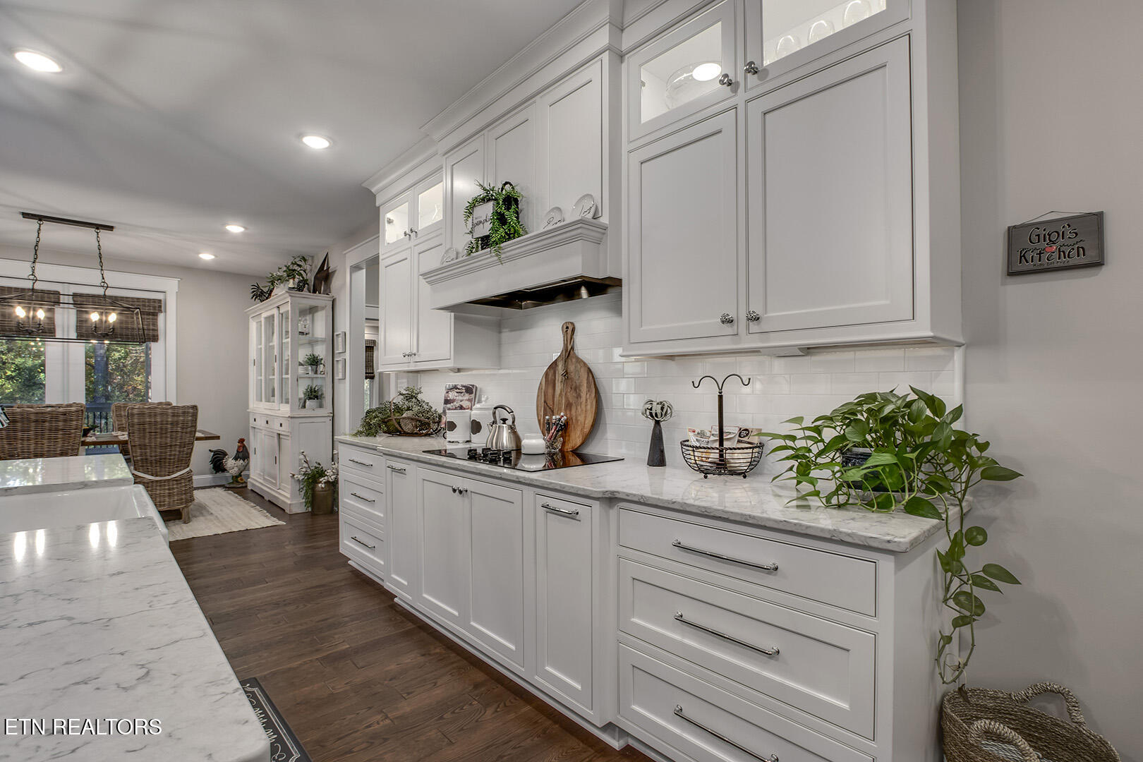 Loudon, Tennessee 37774, United States, 4 Bedrooms Bedrooms, ,4 BathroomsBathrooms,Residential,Active,242202