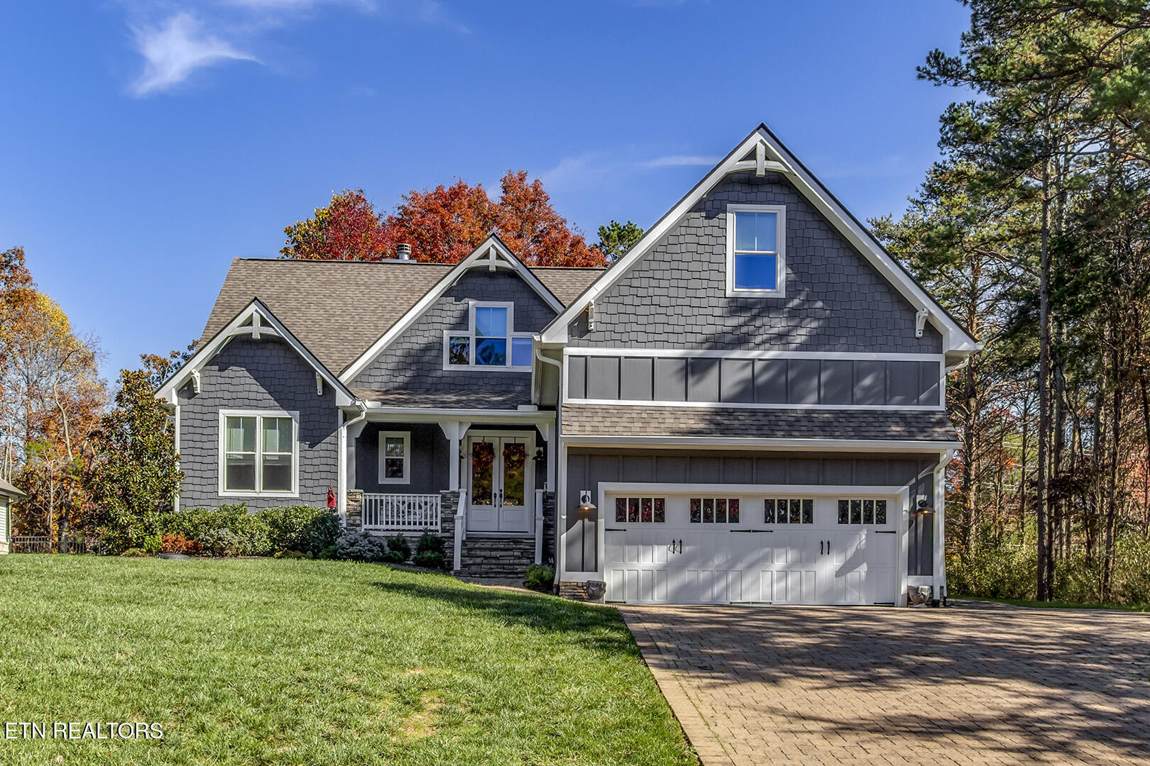 Loudon, Tennessee 37774, United States, 4 Bedrooms Bedrooms, ,4 BathroomsBathrooms,Residential,Active,242202