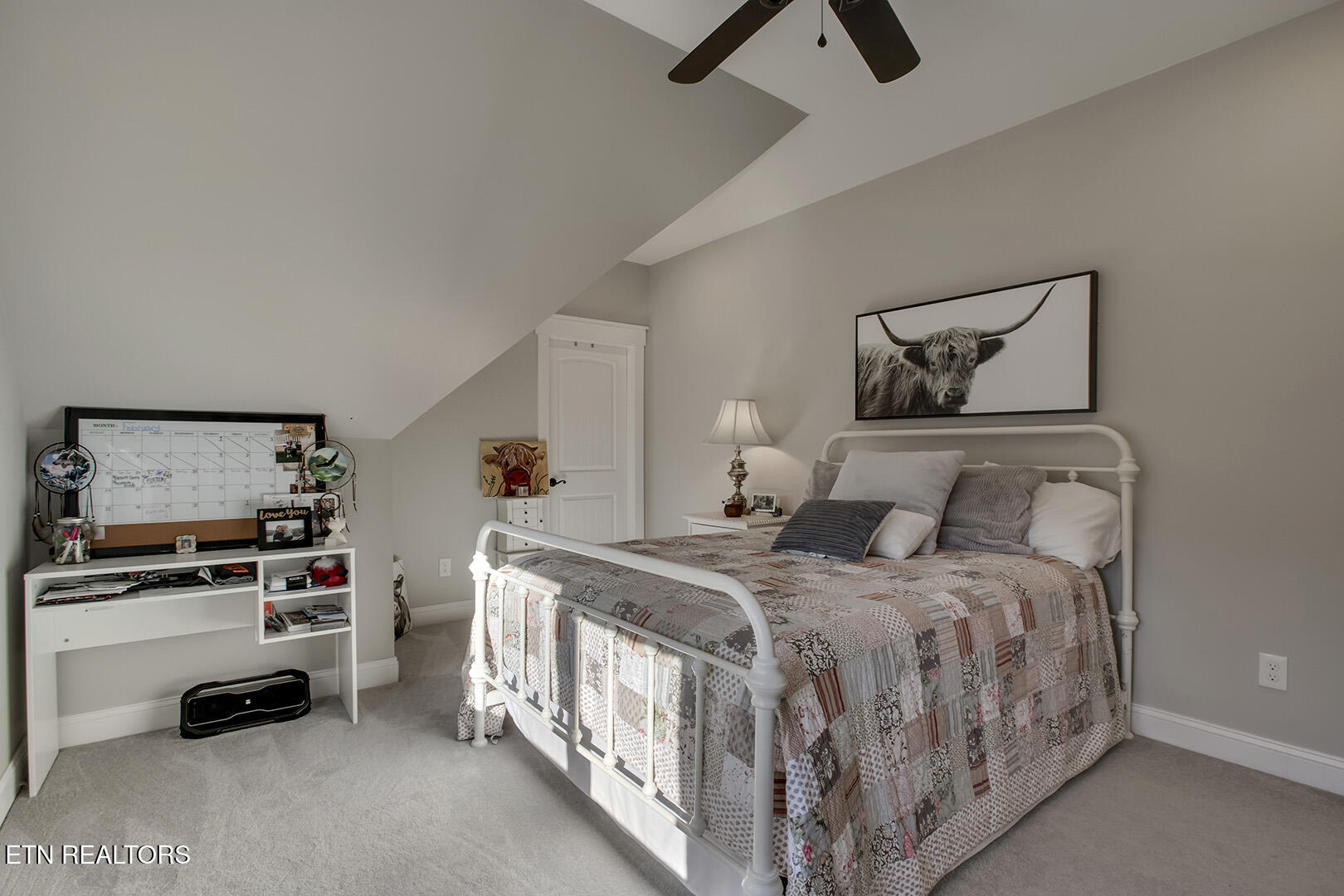 Loudon, Tennessee 37774, United States, 4 Bedrooms Bedrooms, ,4 BathroomsBathrooms,Residential,Active,242202