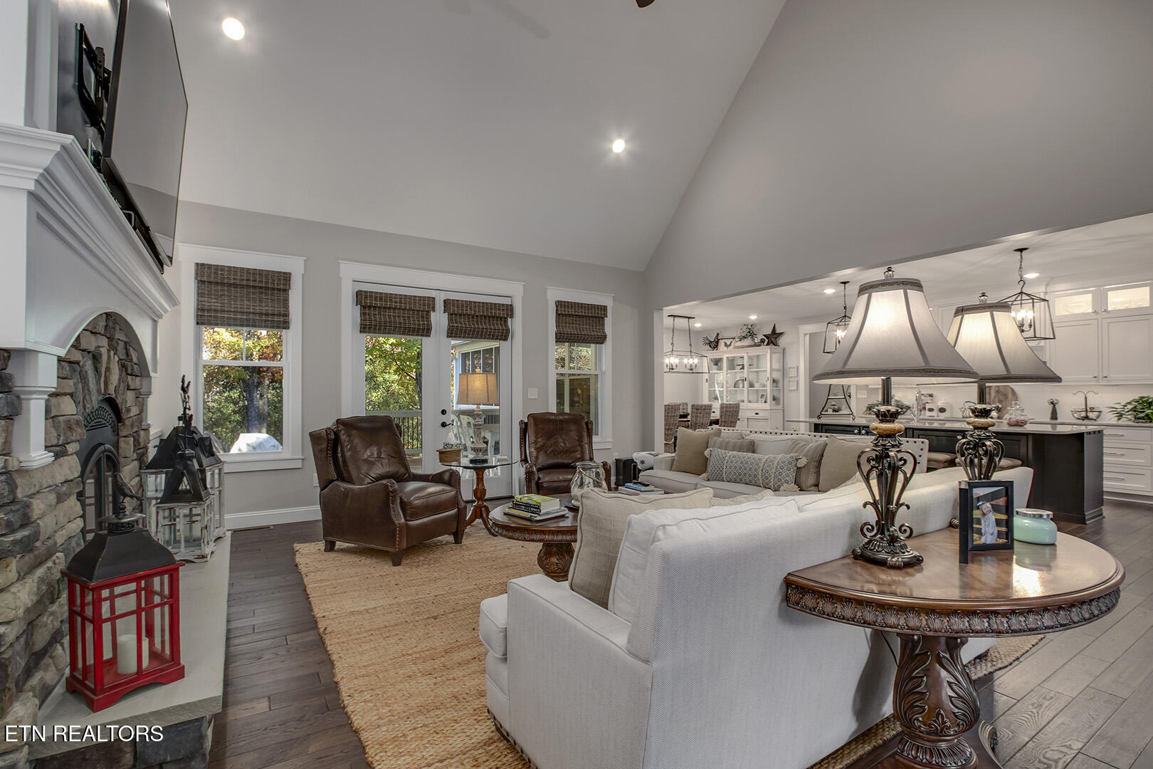 Loudon, Tennessee 37774, United States, 4 Bedrooms Bedrooms, ,4 BathroomsBathrooms,Residential,Active,242202