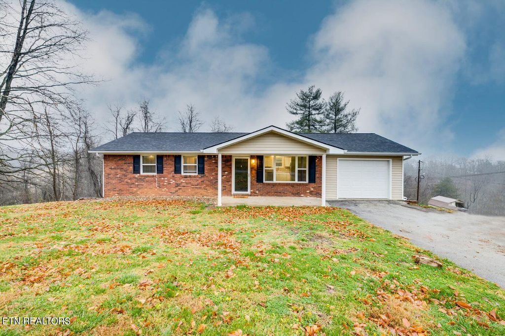 Photo of 1724 Boone Circle, Tazewell, TN 37879 (MLS # 1275395)