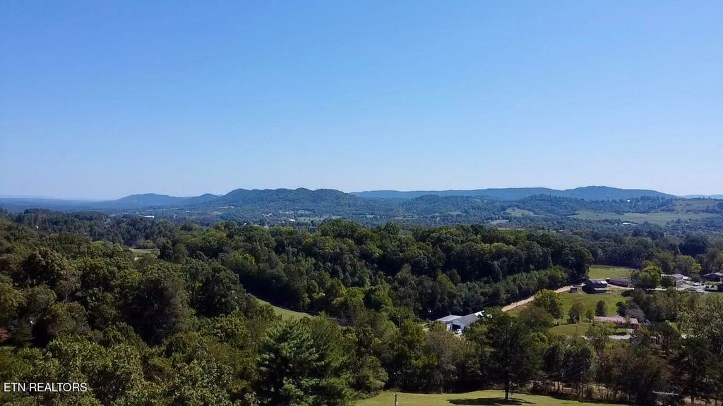 Photo of 1724 Boone Circle, Tazewell, TN 37879 (MLS # 1275395)