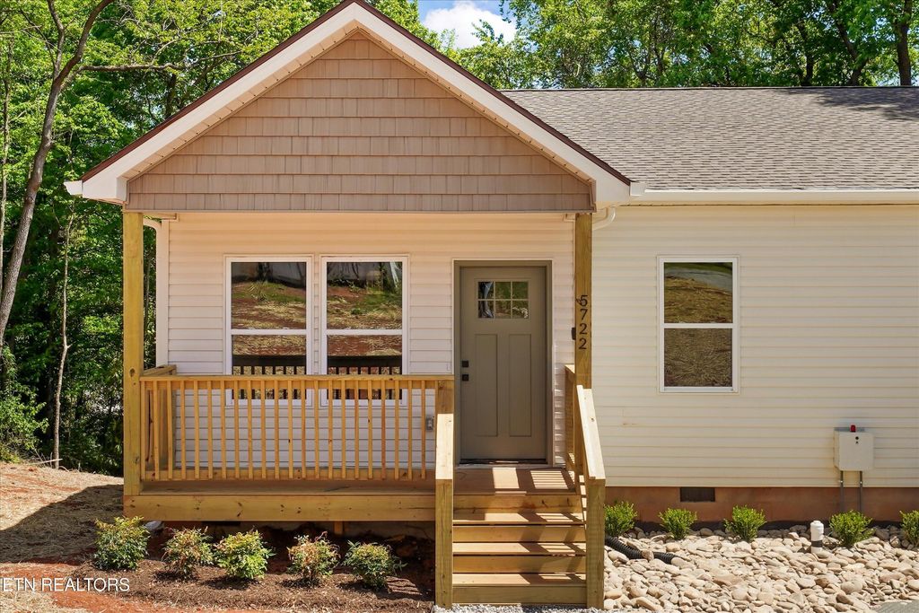 Photo of 57225724 Wallwood Rd, Knoxville, TN 37912 (MLS # 1337891)