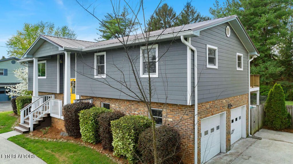 Photo of 8745 Fox Lonas Rd, Knoxville, TN 37923 (MLS # 1335870)