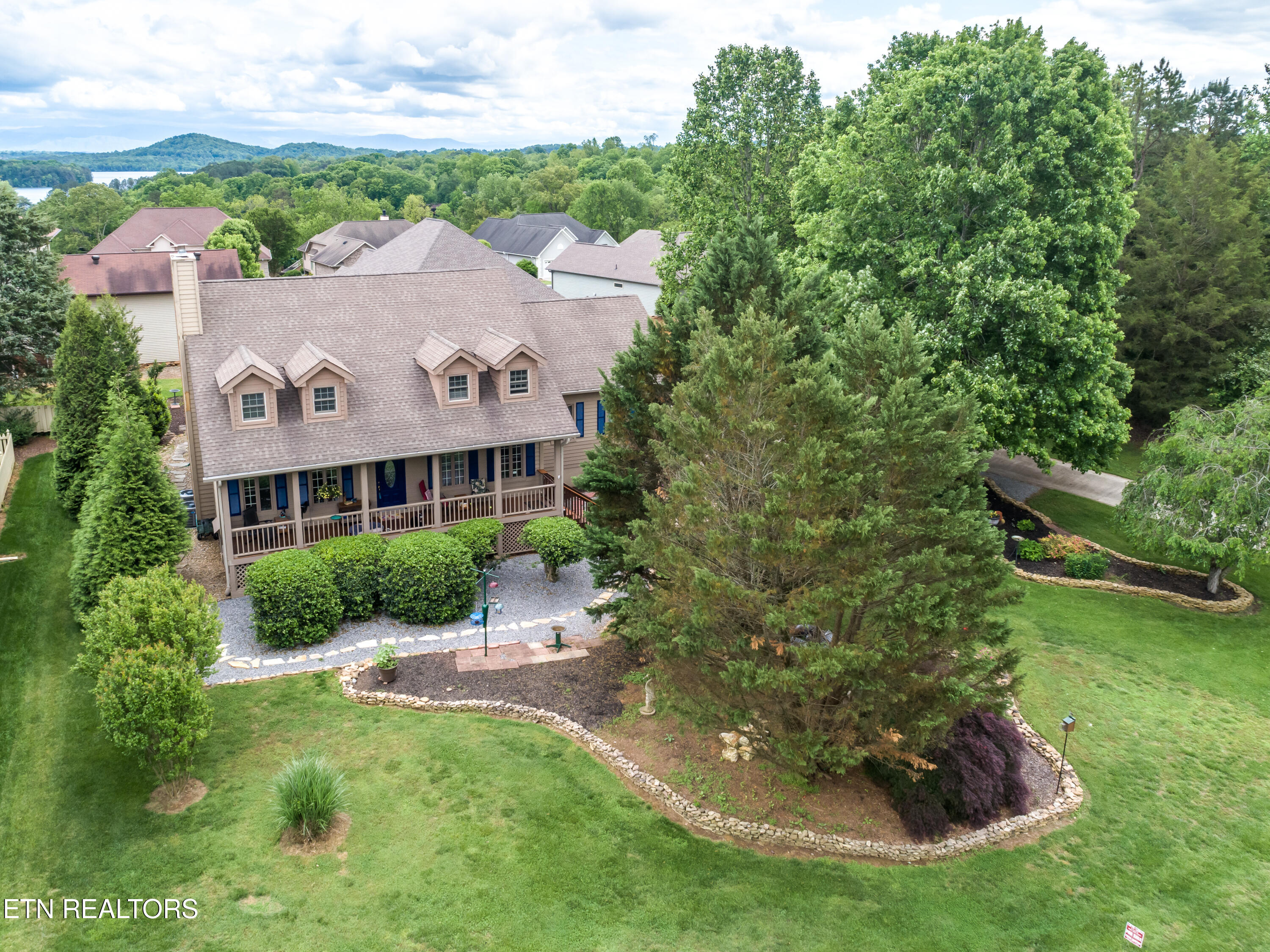 184 Amohi Way