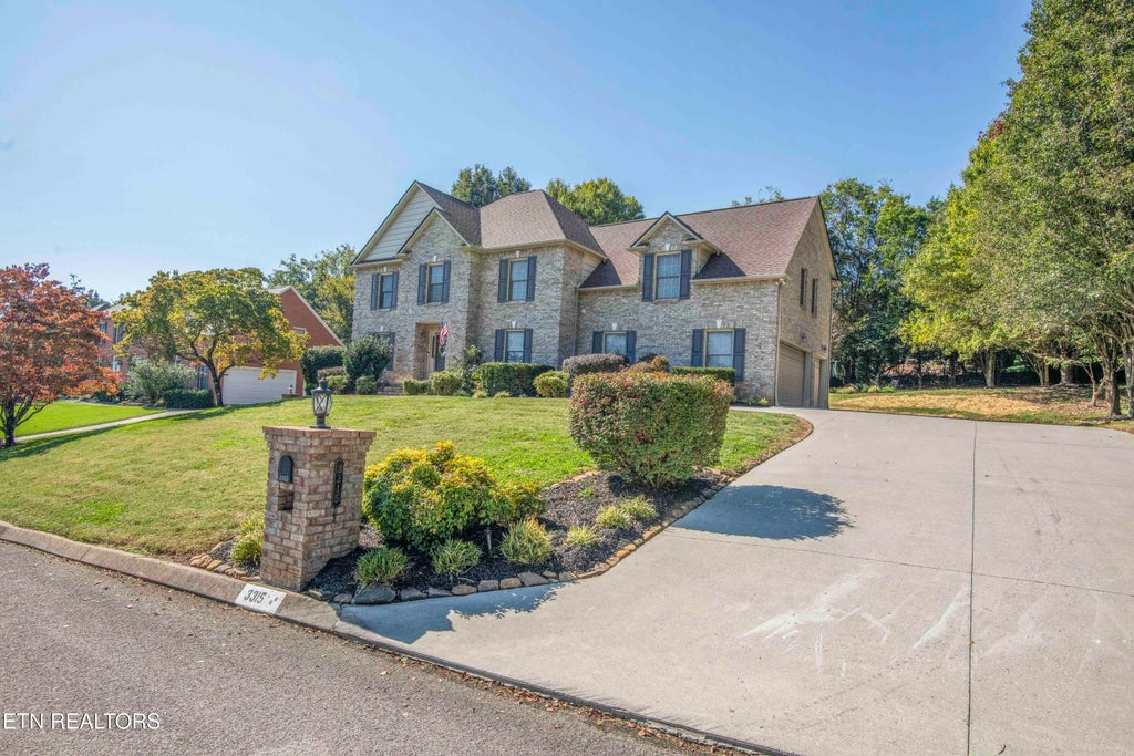 Photo of 3315 Whispering Oaks Drive, Knoxville, TN 37938 (MLS # 1359115)