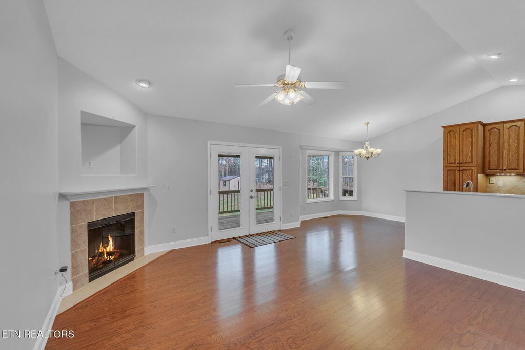 Photo of 18 Sundown Lane, Crossville, TN 38571 (MLS # 1324851)