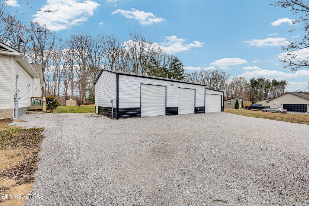 Photo of 18 Sundown Lane, Crossville, TN 38571 (MLS # 1324851)