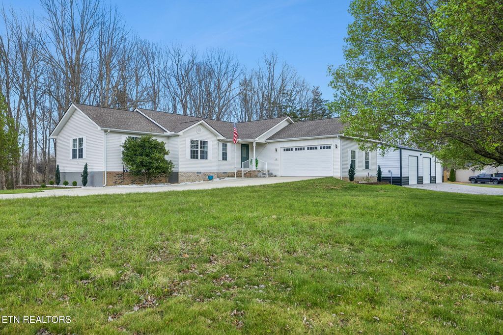 Photo of 18 Sundown Lane, Crossville, TN 38571 (MLS # 1324851)
