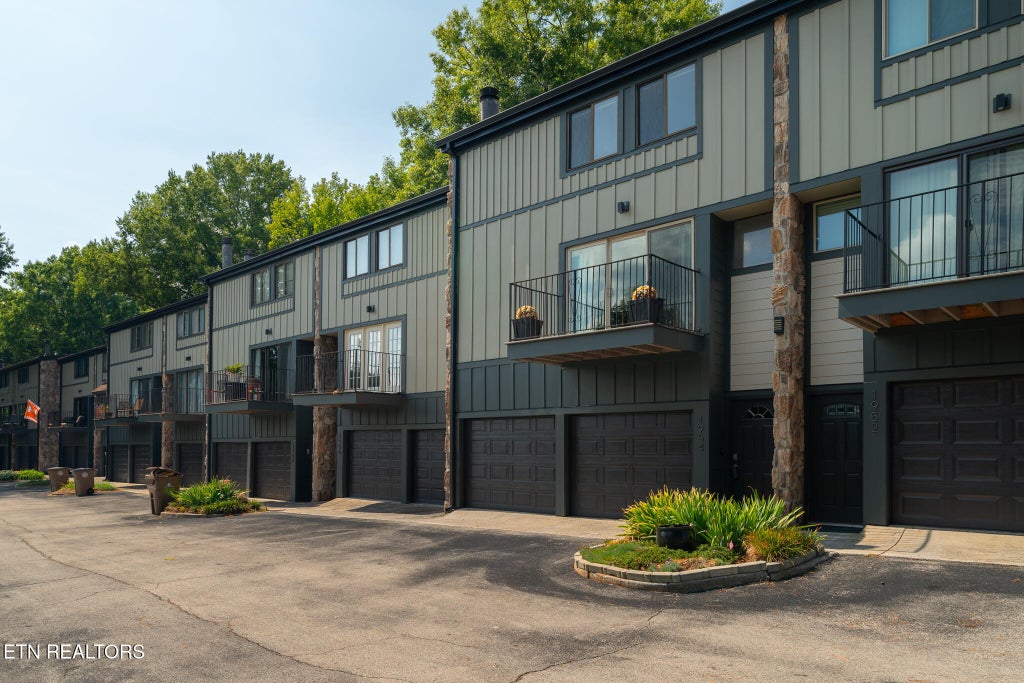 Photo of 1954 Cherokee Bluff Drive, Knoxville, TN 37920 (MLS # 1354969)