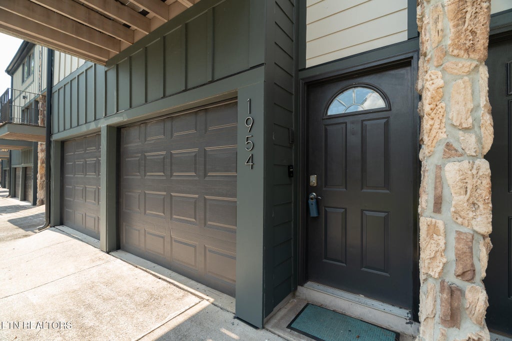 Photo of 1954 Cherokee Bluff Drive, Knoxville, TN 37920 (MLS # 1354969)