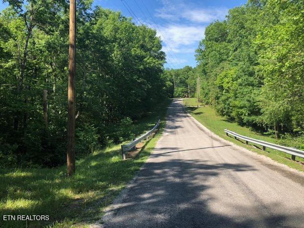 Photo of Street Place Loop, Monterey, TN 38574 (MLS # 1331784)