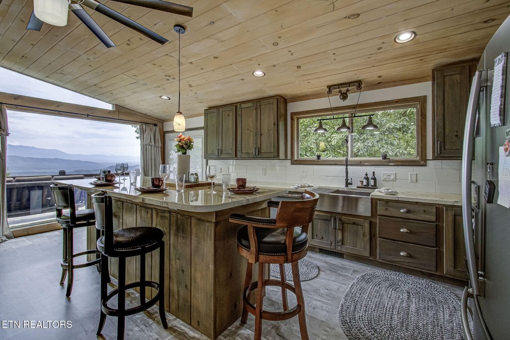 Photo of 1001 Old Laurel Lane, Sevierville, TN 37876 (MLS # 1324845)