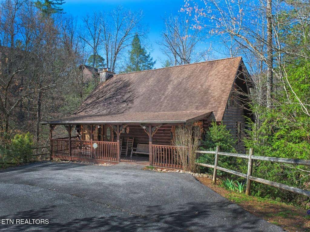 Photo of 711 Black Hawk Way #252, Pigeon Forge, TN 37863 (MLS # 1350349)