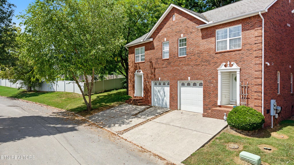 Photo of 827 Blue Spruce Way, Knoxville, TN 37912 (MLS # 1354567)