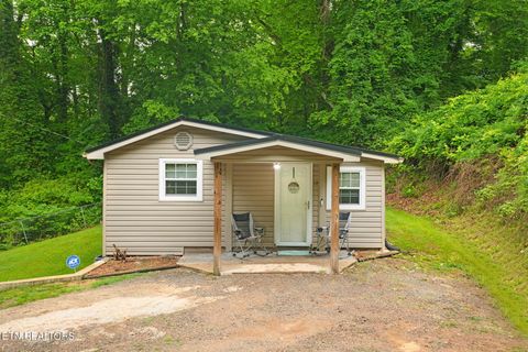 Single Family Residence in Powell TN 129 Moore Lane.jpg