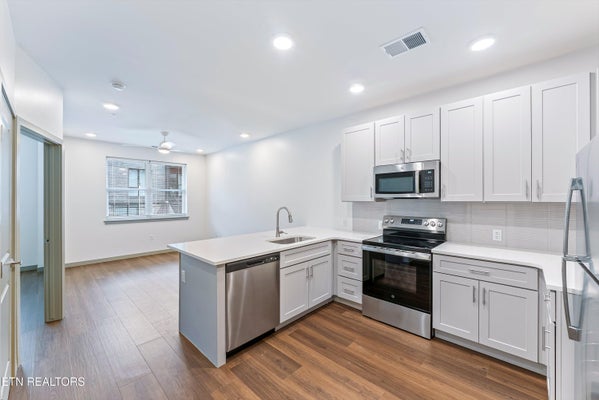 515 CAFEGO PL APT 115, KNOXVILLE, TN 37902 - Image f4bbbaa56032e415401a7b43292600a7/3916946994