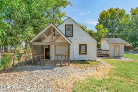 Photo of 224 E Burwell Ave, Knoxville, TN 37917 (MLS # 1358476)