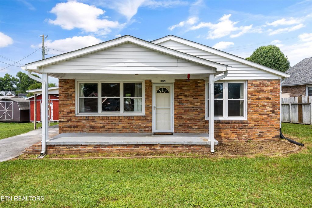 Photo of 335 S Fowler St, Clinton, TN 37716 (MLS # 1307570)
