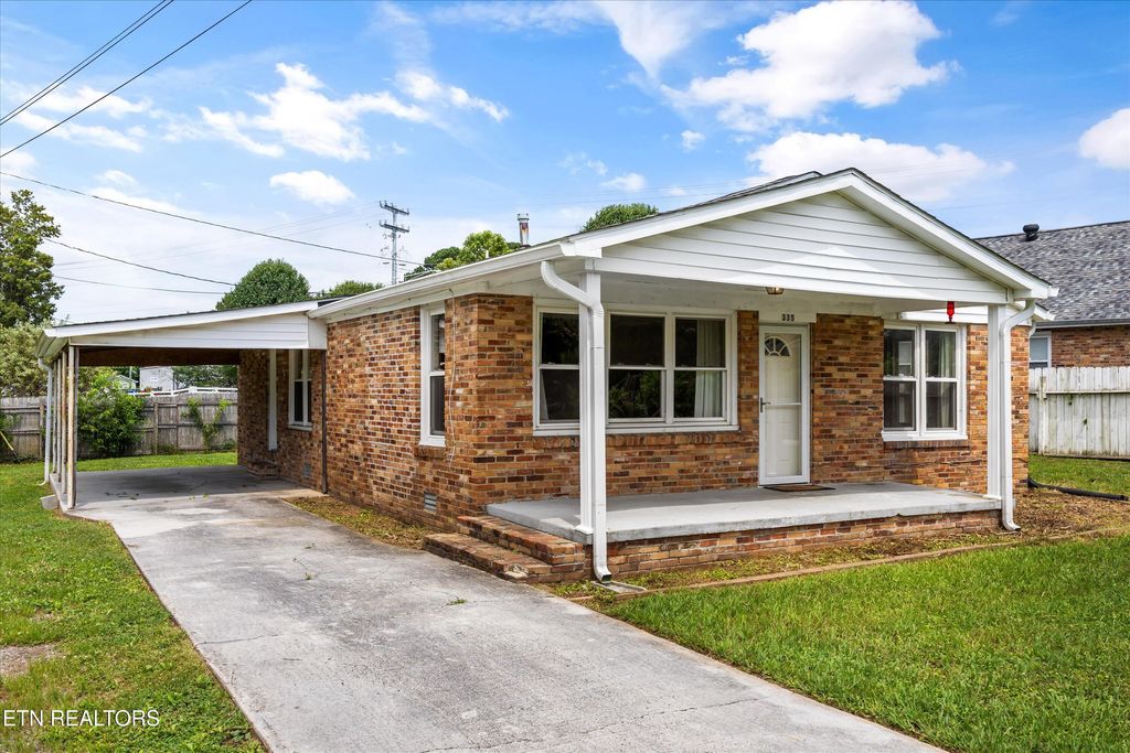 Photo of 335 S Fowler St, Clinton, TN 37716 (MLS # 1307570)